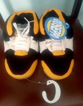 3 Botas de agua, 3 pantuflas y zapatilla infantil