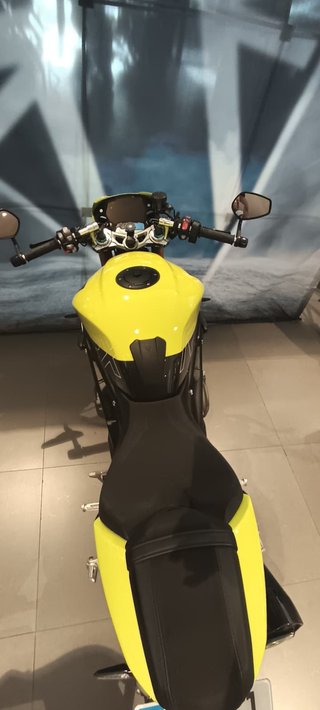 Triumph Speed Triple 1200 RX Negra/Amarilla
