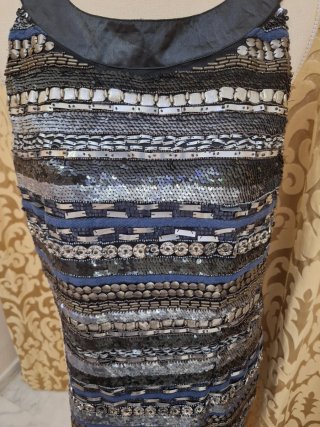 Vestido de fiesta El Corte Inglés pedrería joya