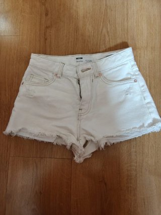 Pantalón corto vaquero Bershka blanco