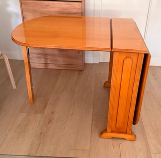 Mesa de madera plegable extensible. Negocianle