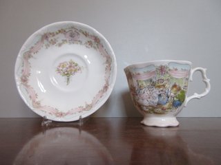 Tazza e piattino Royal Doulton Brambly Hedge