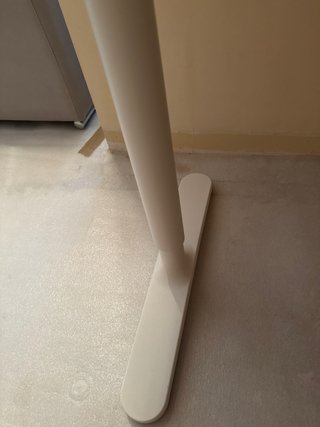 Escritorio Bekant Ikea madera abedul y blanco