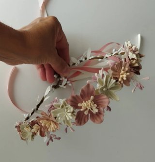 Corona de flores para niña