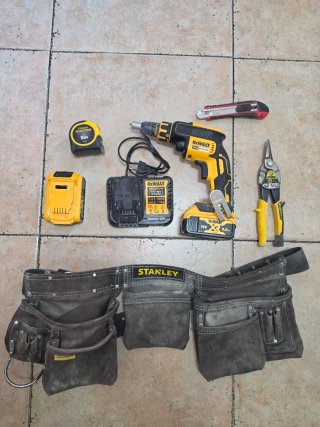Atornillador Dewalt Pladur + Batería y Cargador