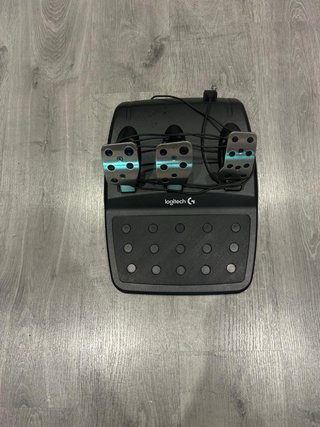 Volante Logitech G29 con Pedales