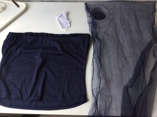 Vestido de fiesta azul marino con pedrería