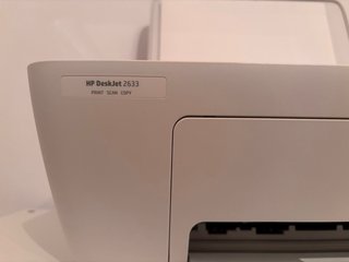 Impresora HP Deskjet 2633 Roja y Blanca
