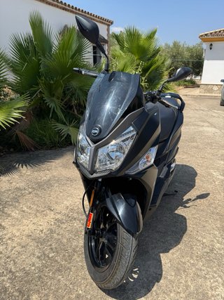 Moto Sym Jet 14 49cc (2022) Negra mate.