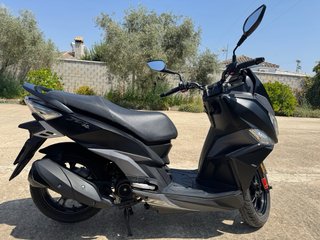 Moto Sym Jet 14 49cc (2022) Negra mate.