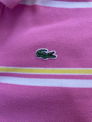 Polo Lacoste Rosa Rayas Blancas y Amarillas