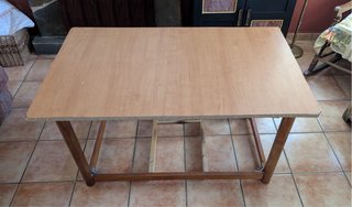 Mesa de camilla. Incluidas faldillas.