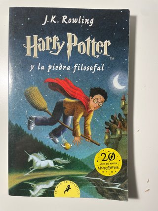 Libro Harry Potter y la piedra filosofal (20 años)