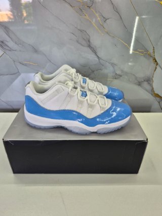 Air Jordan 11 Low university blue