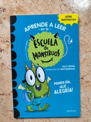 Colección de libros " Escuela de monstruos"