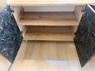 Cómoda de comedor efecto mármol
