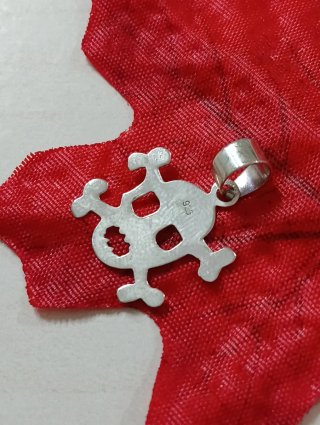 Rebelde Colgante Calavera Pirata Plata De Ley 925