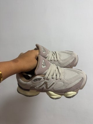 New Balance 9060 Beige/Marrón