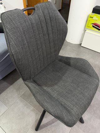 Silla giratoria de tela gris