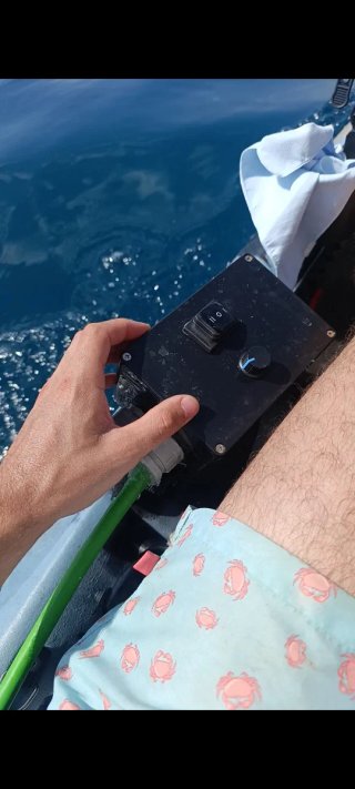 Kayak de pesca con soporte para motor