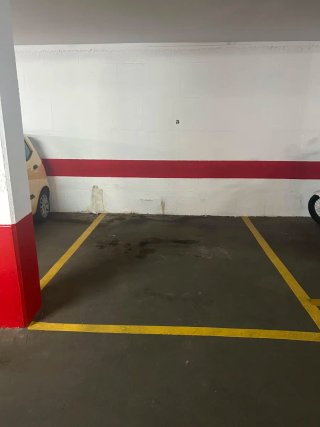 Dos plazas de garaje  en una misma escritura