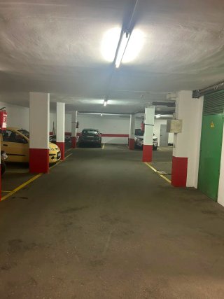 Dos plazas de garaje  en una misma escritura