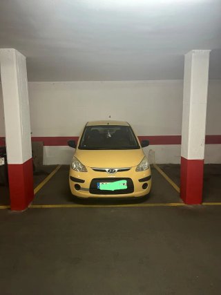 Dos plazas de garaje  en una misma escritura