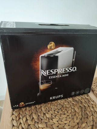Cafetera Nespresso Krups Essenza Mini
