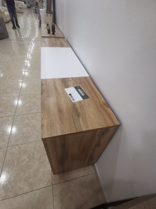 Mueble Buffet Blanco y Madera