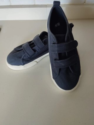 Zapatillas H&M velcro azul marino T31 nuevas