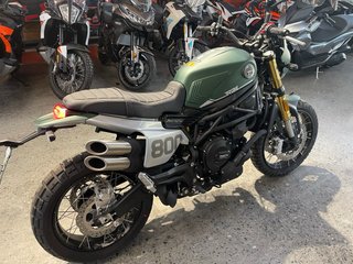 Benelli 800 Trail Verde/Plata Nueva