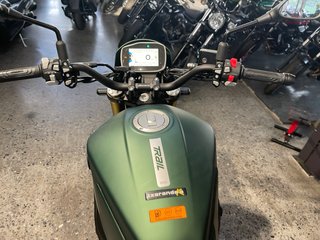Benelli 800 Trail Verde/Plata Nueva