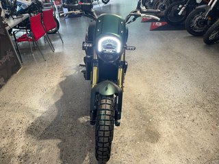 Benelli 800 Trail Verde/Plata Nueva