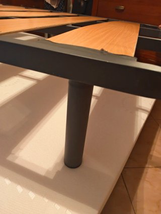 Somier con patas metálico y madera