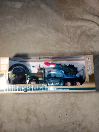 Camión Militar Teledirigido RC Mísil ¡CHOLLO!