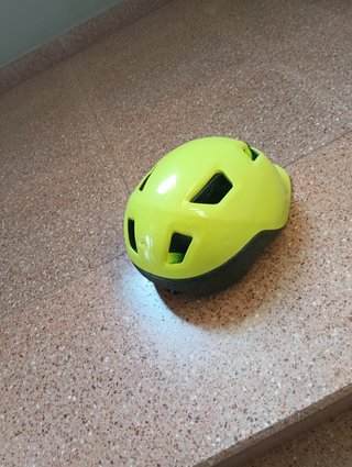 Bicicleta Infantil Btwin Dark Hero 500 + casco