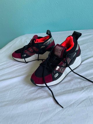 Zapatillas Mujer Negras y Rojas