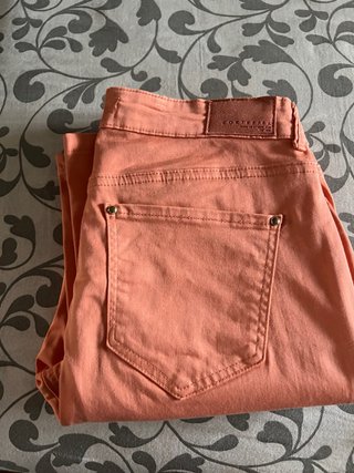 Conjunto Cortefiel Pantalón Naranja y Camiseta Bla