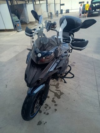 Benelli TRK 502 Adventure Negra