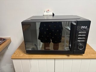 Microondas Grill Koenic KMWG 2322 DB