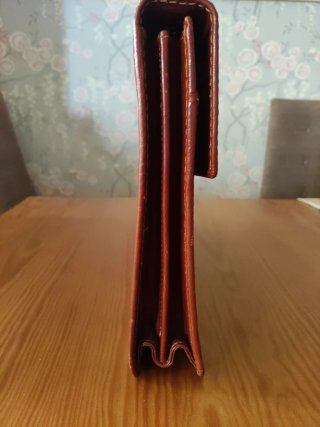 Maletín de piel marrón (cuero)