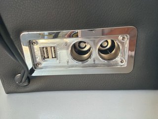 Reposabrazos Coche Universal USB Luz LED
