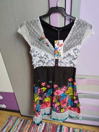 Divertido. Mono. De. Flores.T.L
