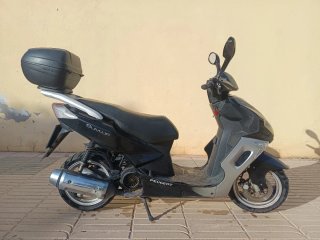 Peugeot Sum Up 125 Scooter