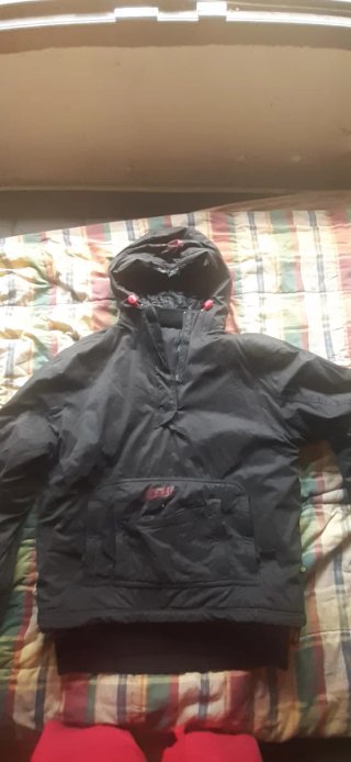 Cazadora negra invierno split