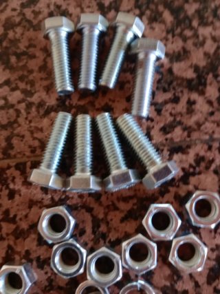 Lote 8 tornillos y tuercas nuevos