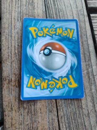 Carta Pokémon Energía Lucha Básica Dorada