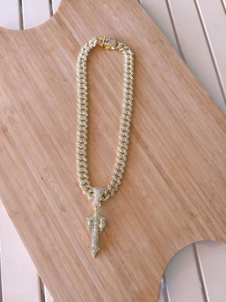 Collar Dorado con Colgante Cruz tennis ice out