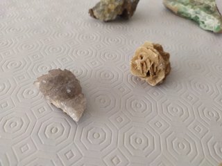 Collezione di pietre/minerali grezzi
