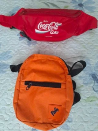 Conjunto Riñonera Coca-Cola y Bolso Fanta Naranja